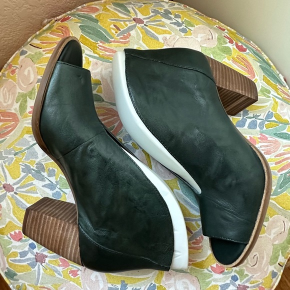 Lucky Brand Joal Cut-out booties 8.5M - Picture 4 of 10